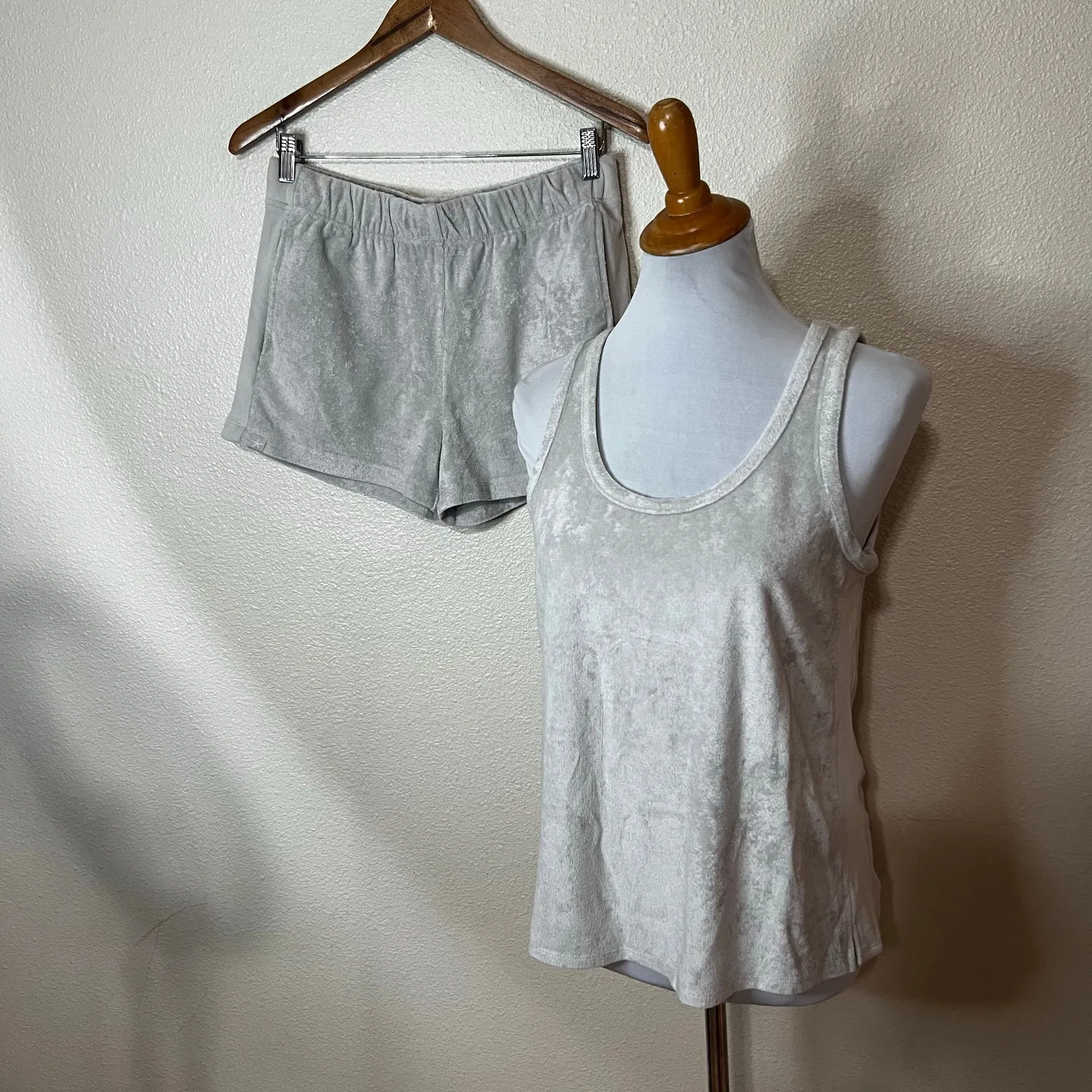 Barefoot Dreams BEACH cozyterry & luxechic Tank and Shorts Set NEW WOMENS SMALL - Image 3