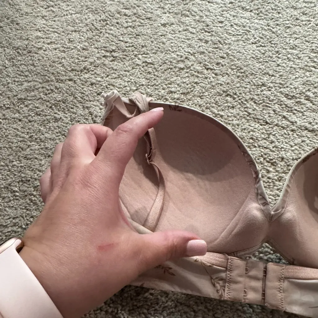 Victoria's Secret Champagne Beige Floral Plunge Underwire Bra Women’s Size 34D - Image 6