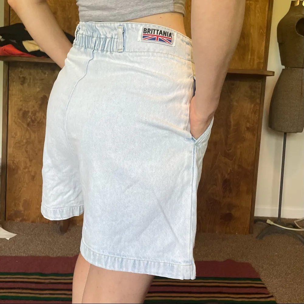 Vintage Super light wash ultra high rise paper bag waist denim shorts Brittania - Image 2