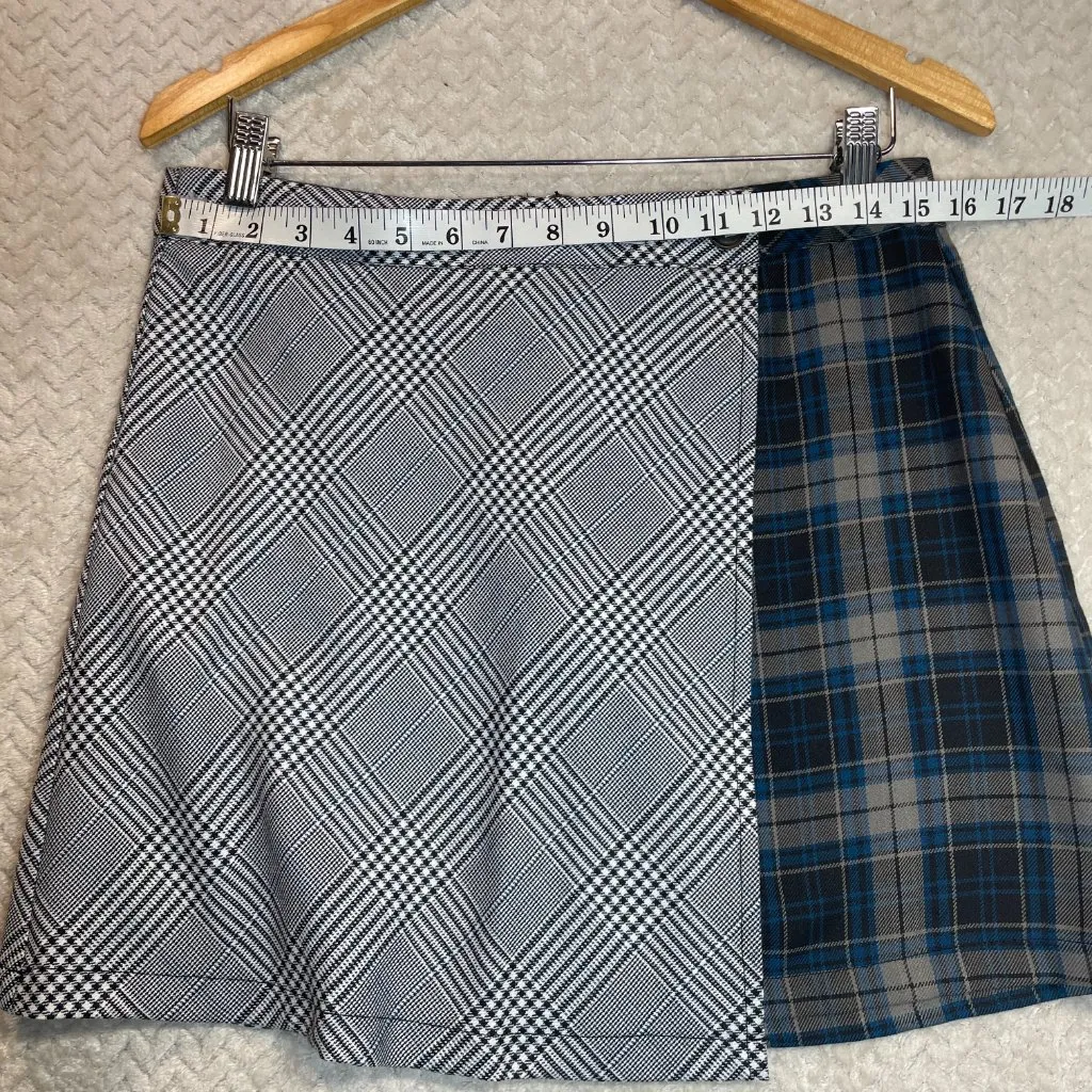 Almost Famous‎ Gray Double Plaid Mini Skirt Womens Size M | Messy Girl Punk - Image 5