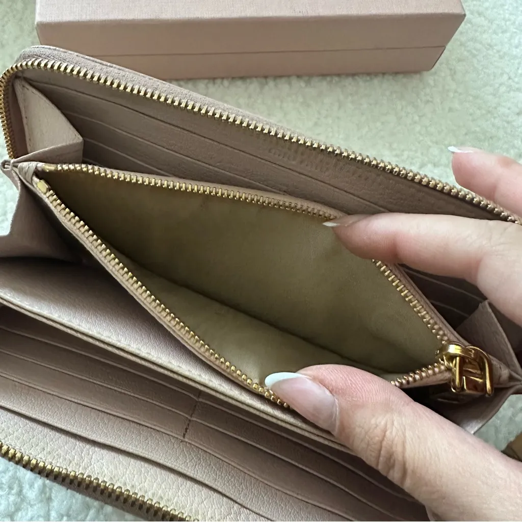 Miu Miu Blush Pink Leather Wallet with Bow - Image 7