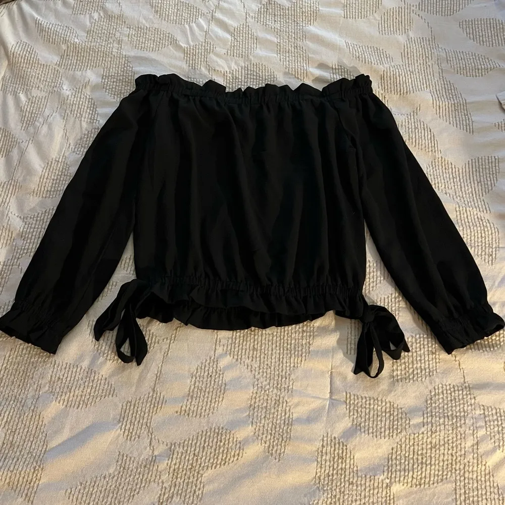 Papermoon Off-the-Shoulder Tie Front Blouse - Image 3