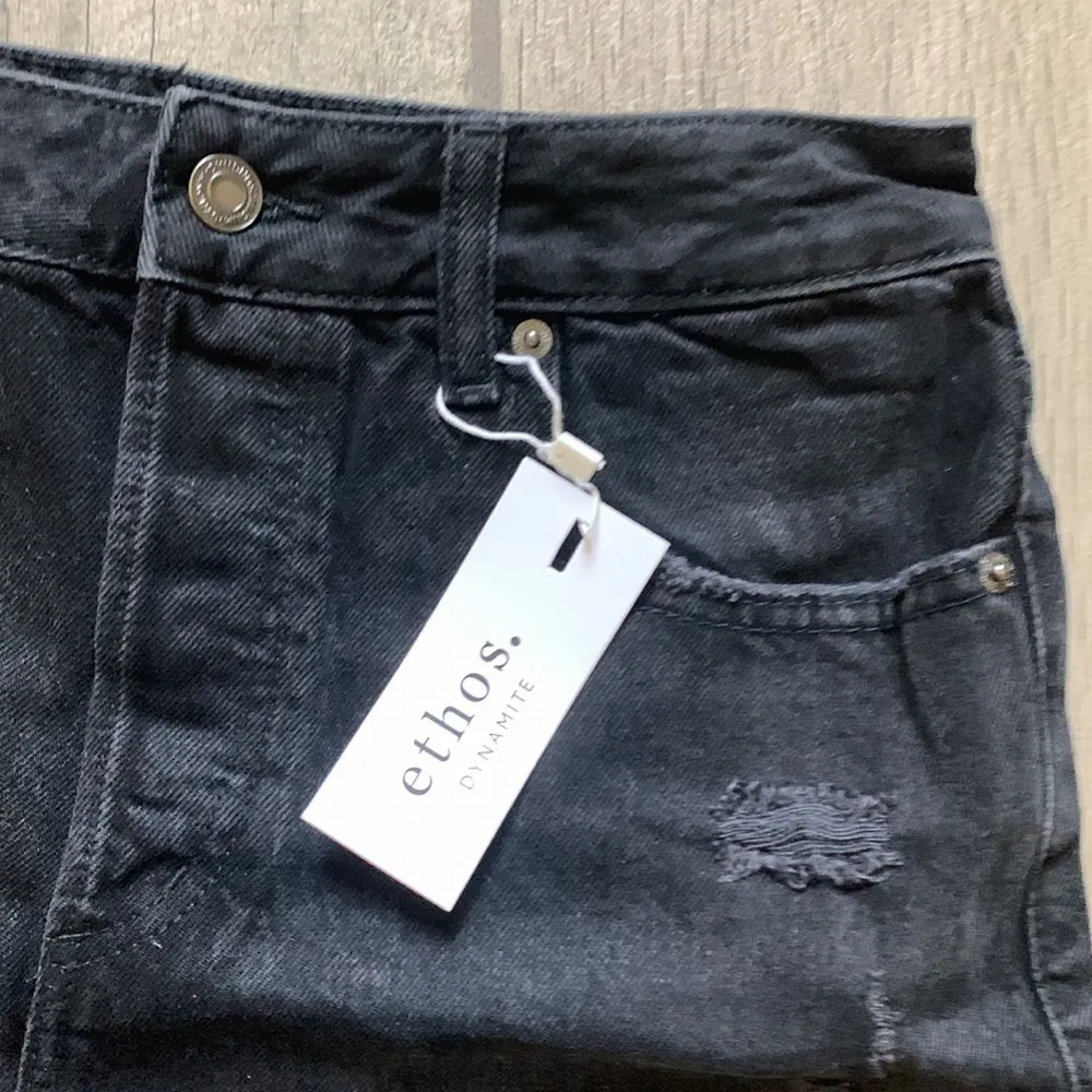 Ethos dynamite Renee black shorts - Image 2