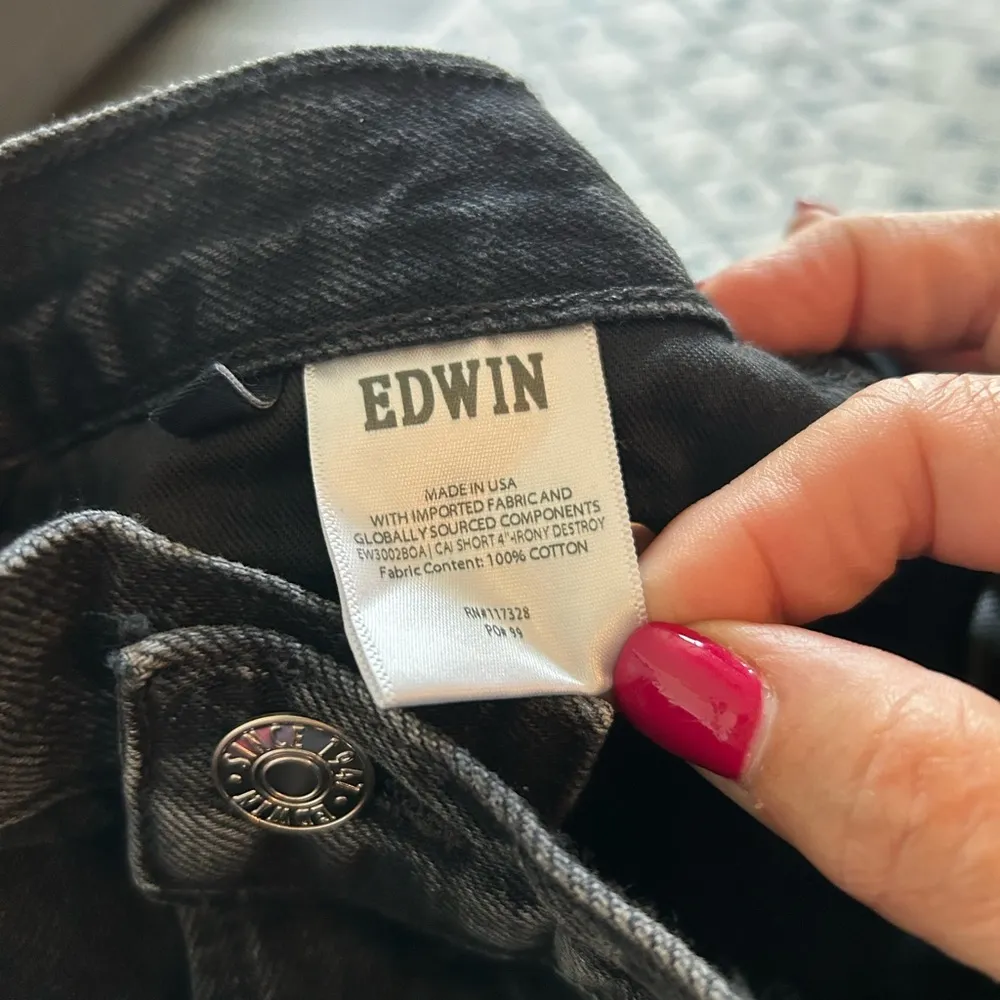 Edwin Denim Cai Shorts 4 inch inseam Shade Irony Destroyed Size 34 NWT Black - Image 11