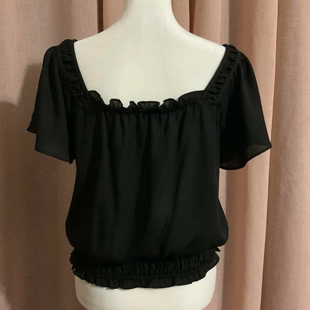 Black Y2K Ruffle Crop Top - Image 2