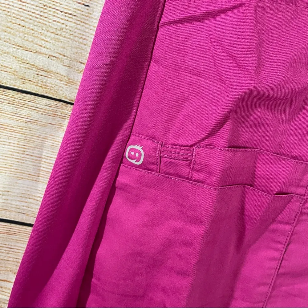 work maternity wrap pink scrub top Size Medium comfy stretchy - Image 9