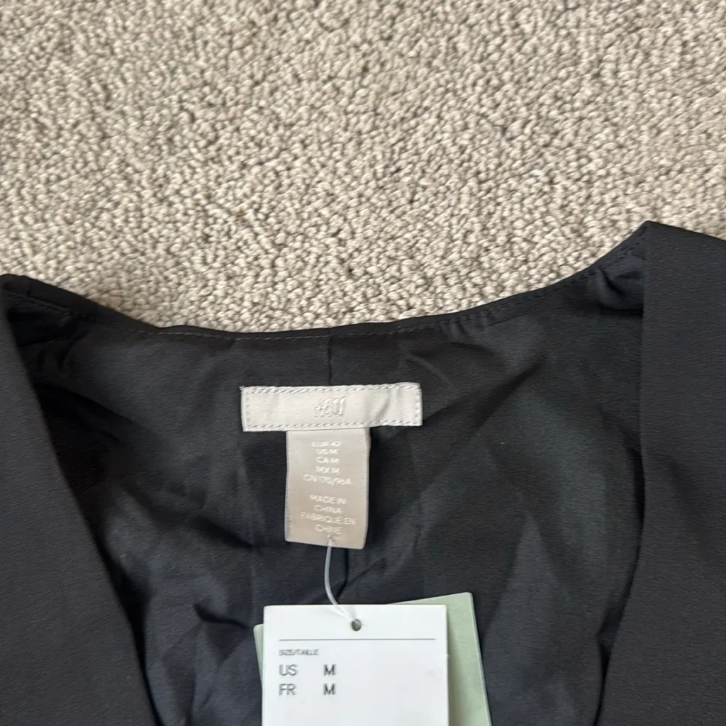 H&M Classic Black Vest SIZE M - Image 2