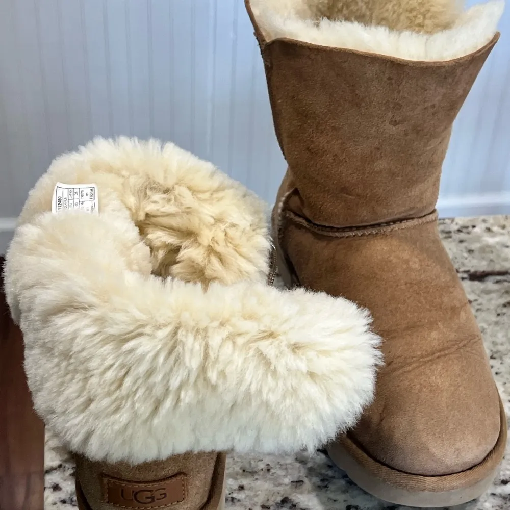 Ugg women’s size 9 chestnut side zippers - Image 3