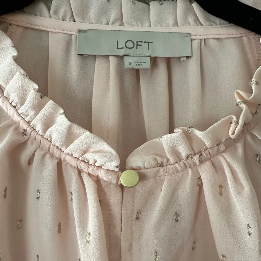 LOFT Light Pink Long Sleeve Ruffle Blouse with Rose Gold Ticking Pattern Small - Image 6