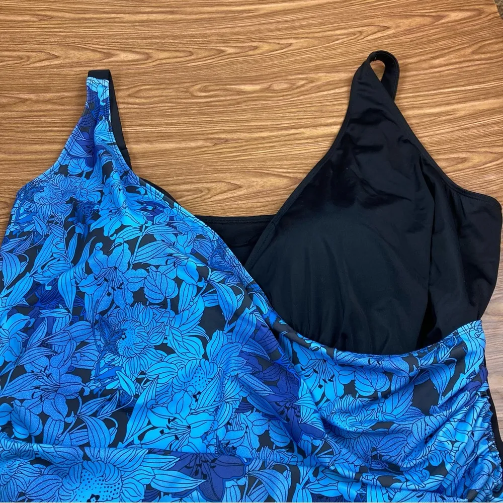 Swimsuits for All Plus Size Surplice Wrap Swimsuit NWT - Size 32 - Image 6