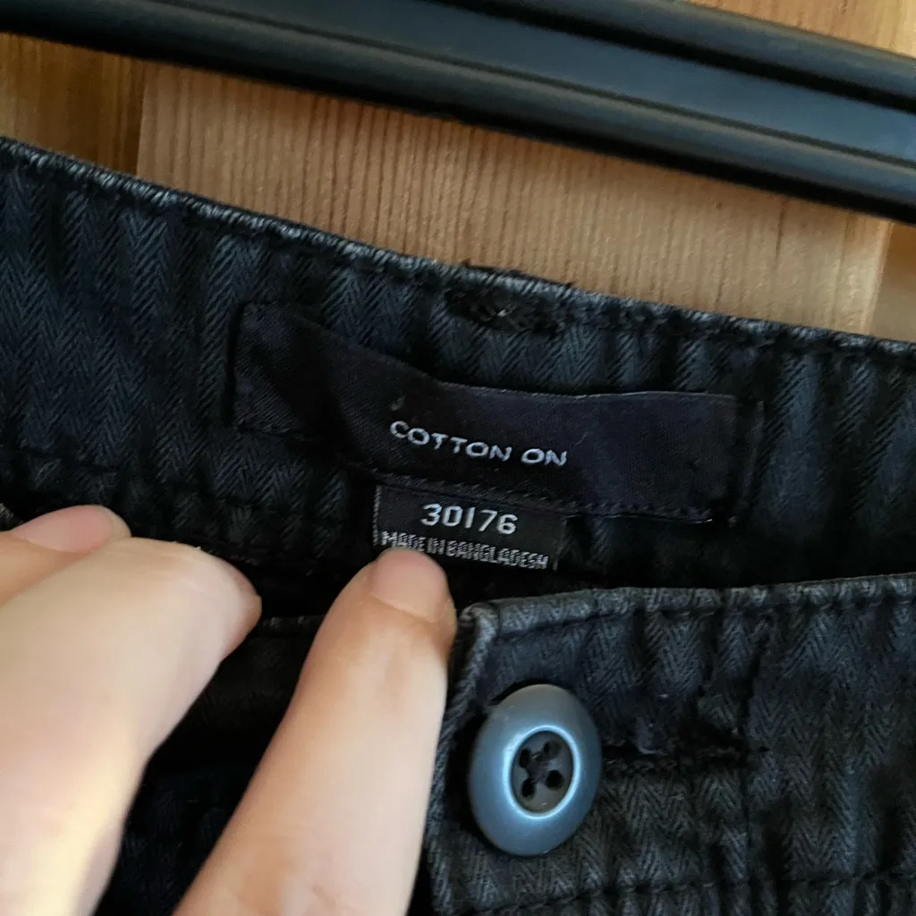 Cotton On cargo denim jean pants in black size 30 - Image 3