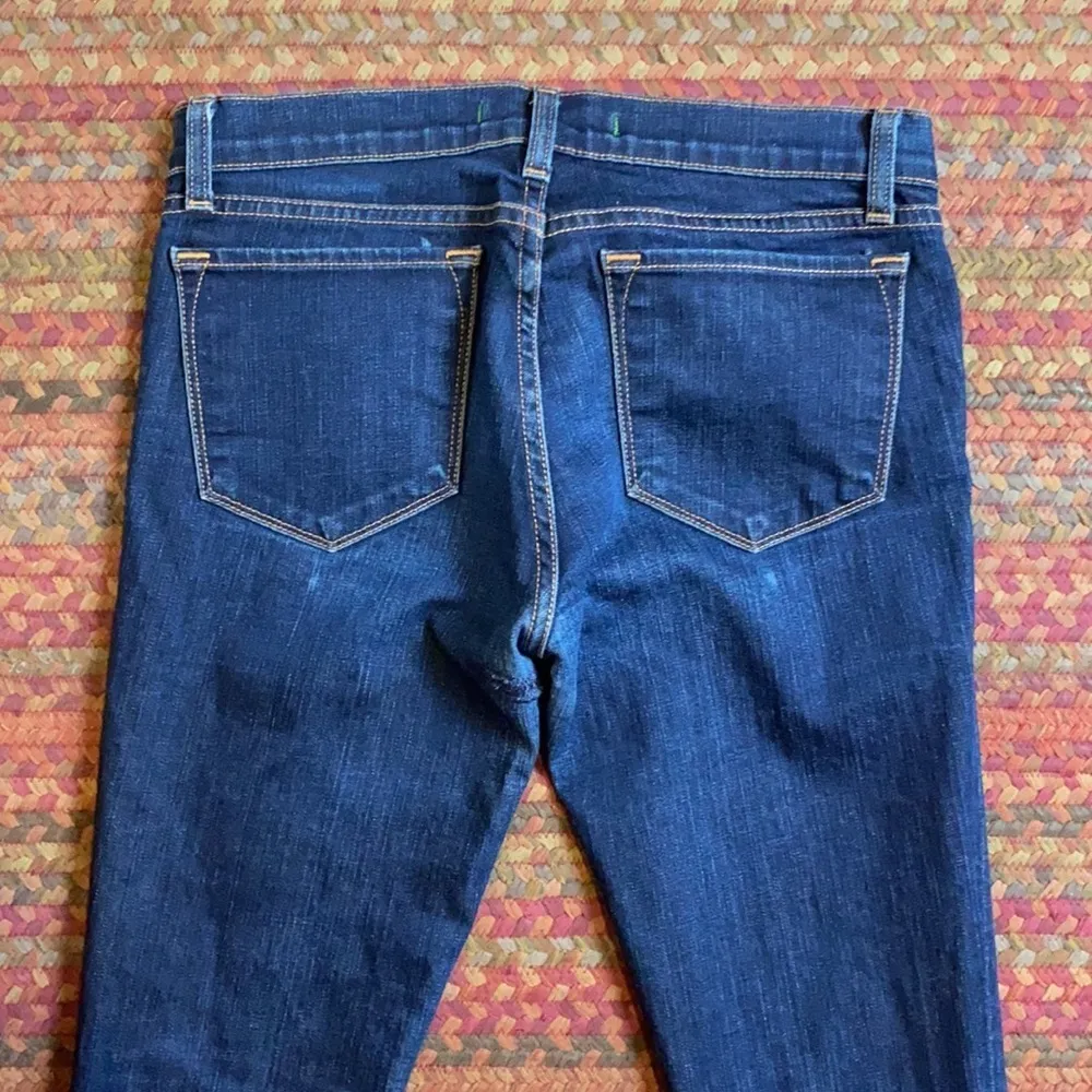 J BRAND DARK WASH LOW RISE PENCIL LEG SKINNY JEANS - Image 5