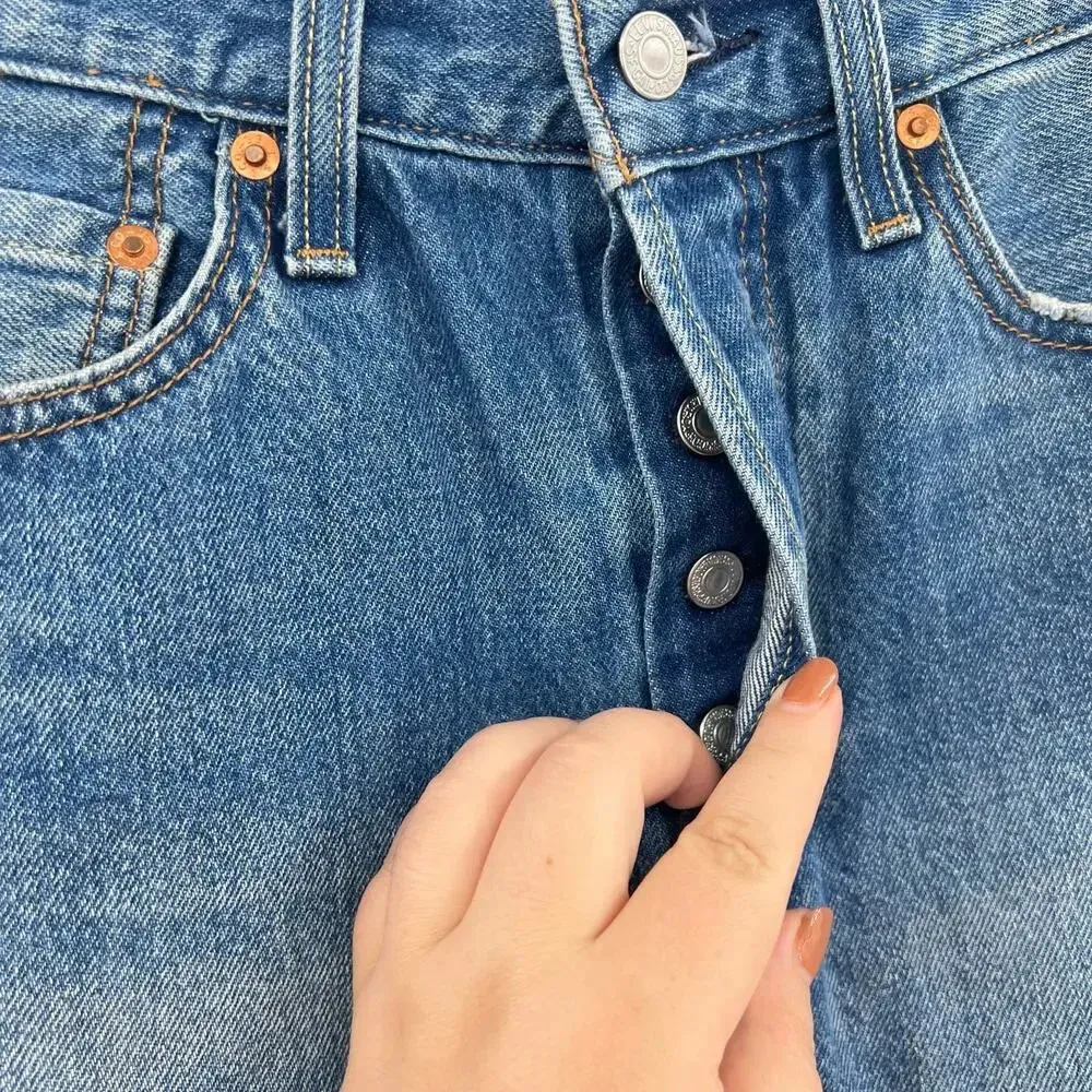 Levi's Deconstructed Mini Skirt Medium Wash Denim Jean Size‎ 28 - Image 4