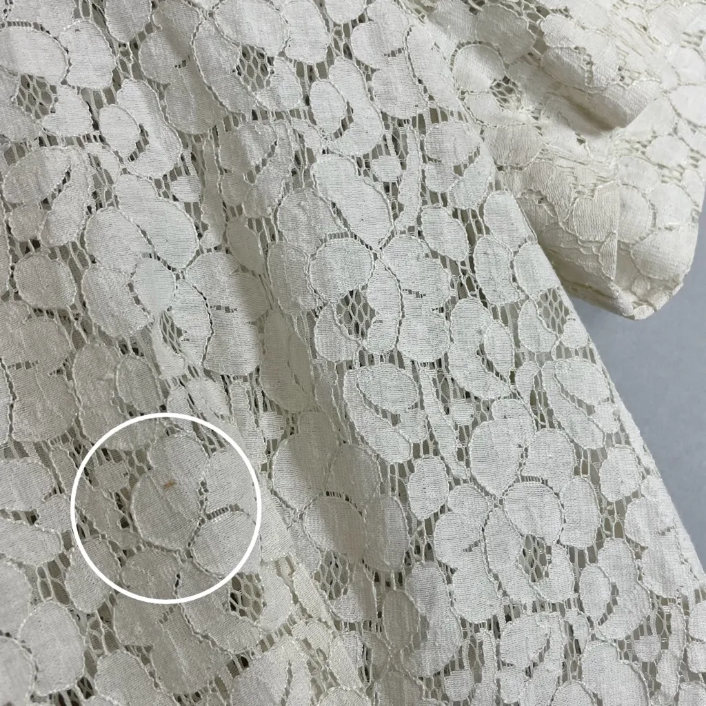 French Connection Lace‎ Top Off-White Peplum Waist Short Sleeves Size 4 Coquette - Image 3