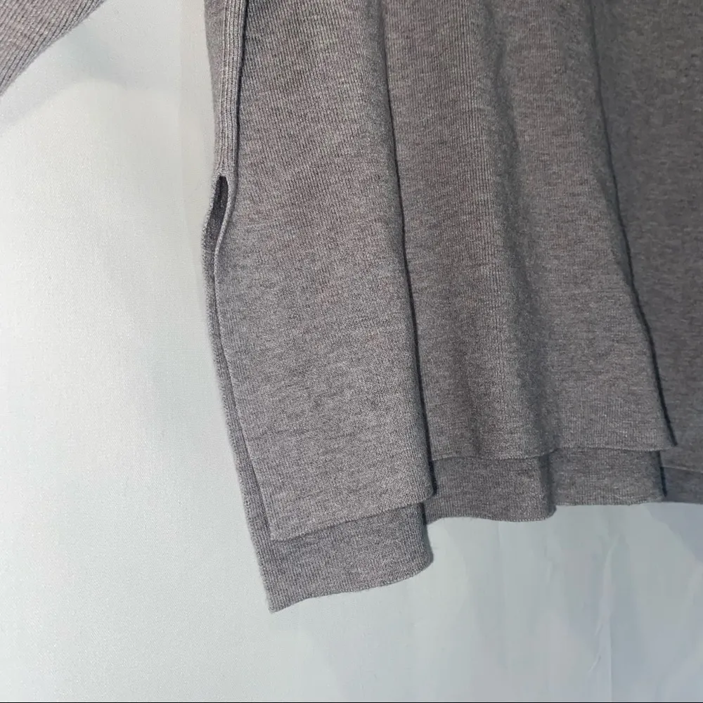WAYF Gray Sweater - Image 5