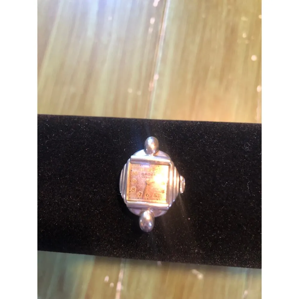 Gruen Vintage Women's Silver Small Thin Watch - Image 4