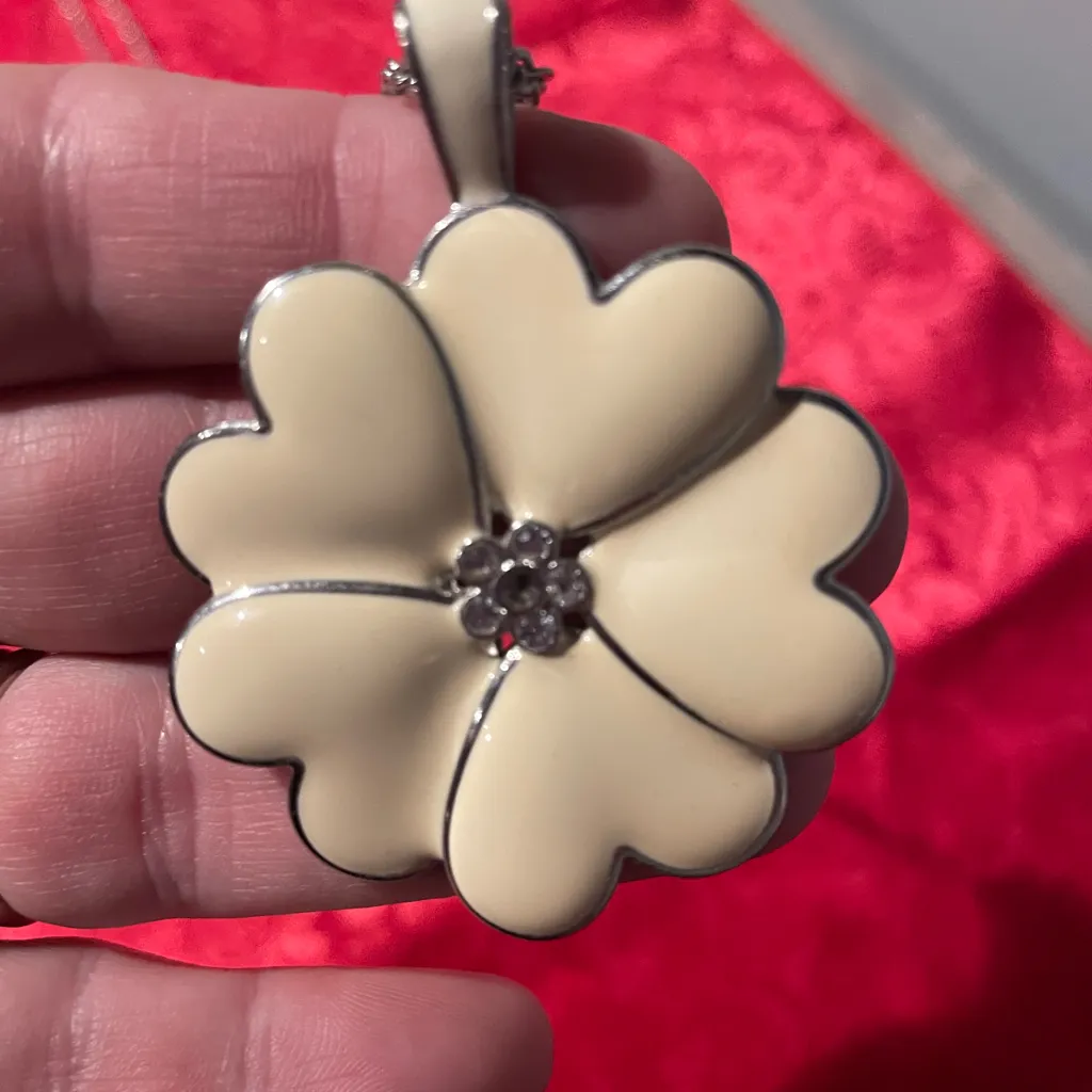 Lia Sophia Ivory Color Flower Pendant Long Chain Crystal Jewelry Costume Fashion - Image 3