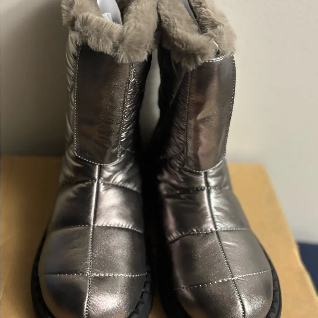 Jambu Icicle water resistant Gunmetal boots NWT - Image 4