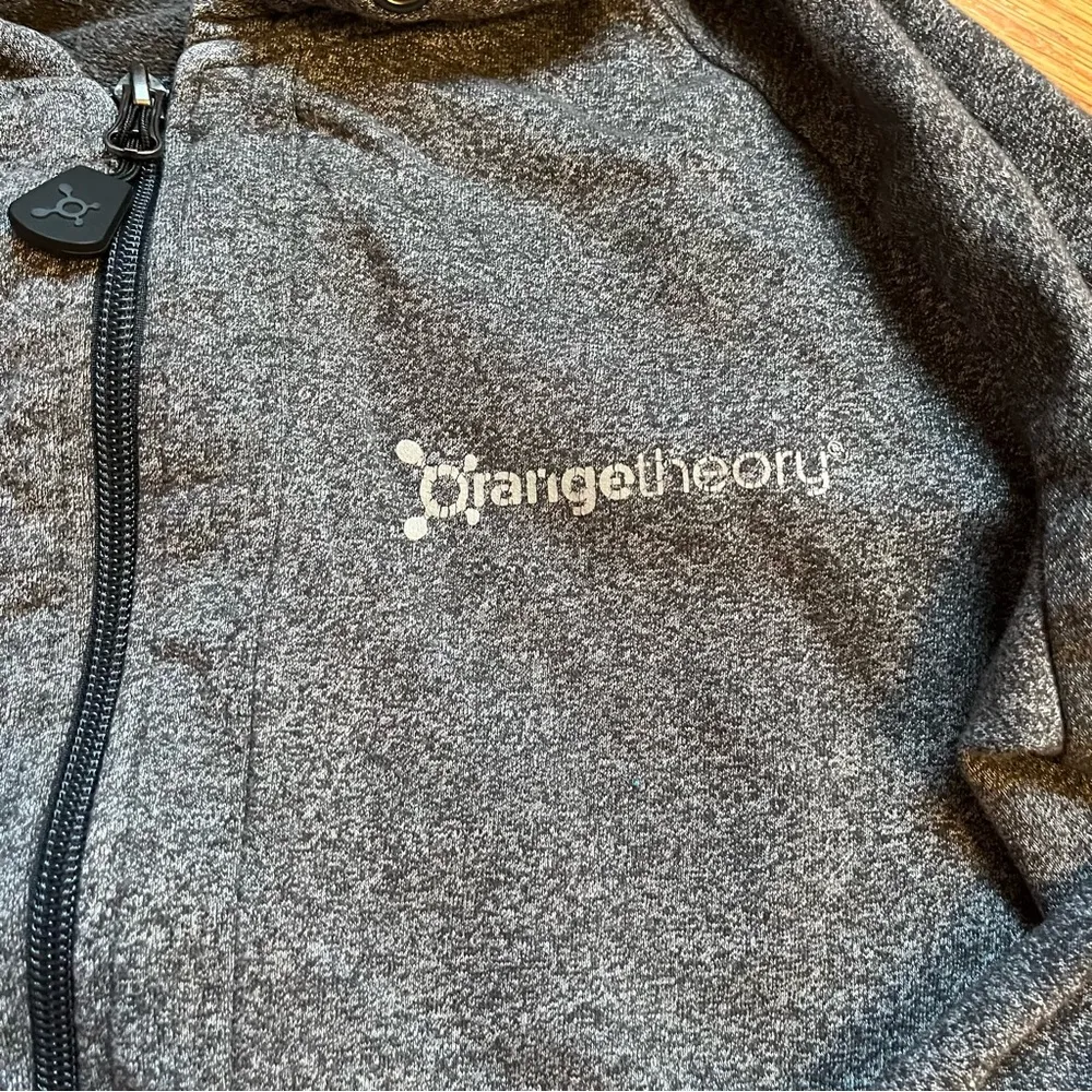 OrangeTheory gray full zip hoodie size small - Image 4