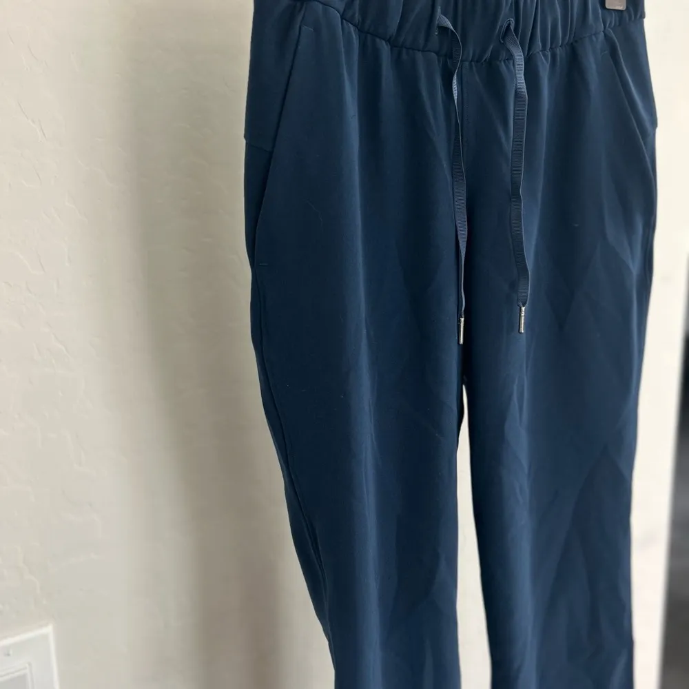 Lululemon On The Fly Woven Pants Navy Women’s 4 - Image 5