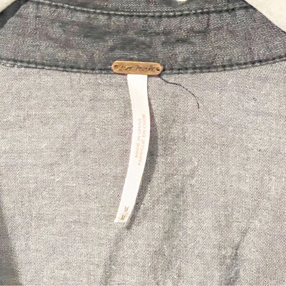 Free People Size Medium Dark Grey Cotton Sleeveless Button Down Shirt Dress - Image 3