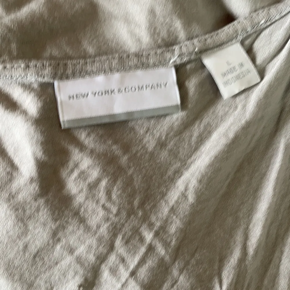 NEW YORK & COMPANY Gray Lace Tank Top Size Large - Image 5