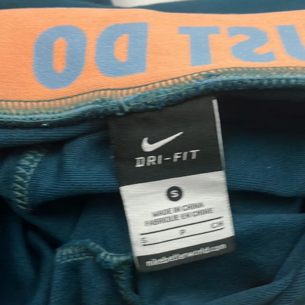 Nike teal Dry-Fit athletic capris sweat pants size small - Image 7