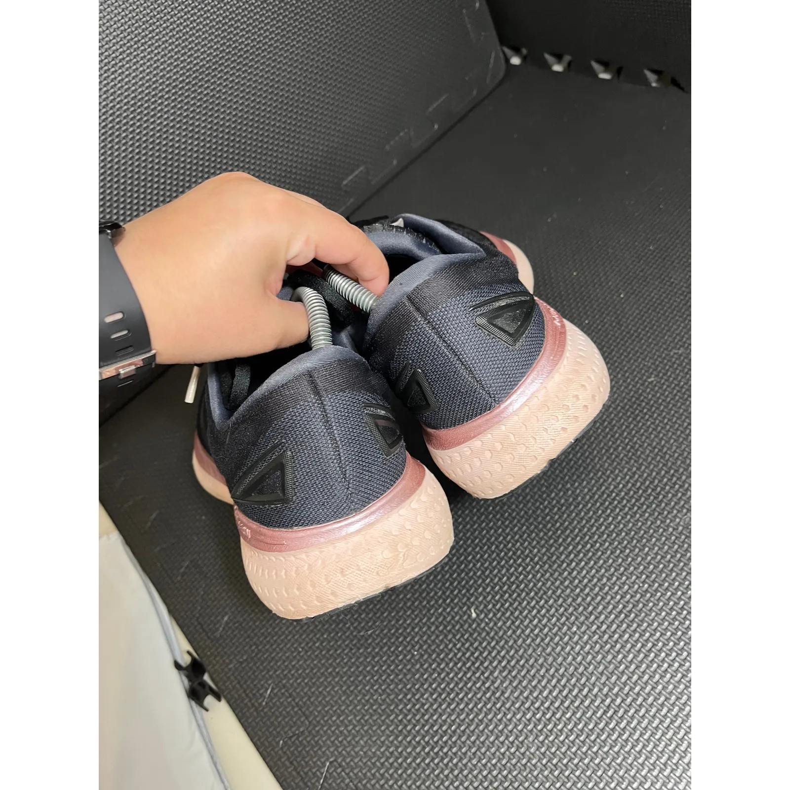 Brooks Women's Glycerin 19 Running Shoes‎ Sneakers Size 12 Black Pink Ombre - Image 6