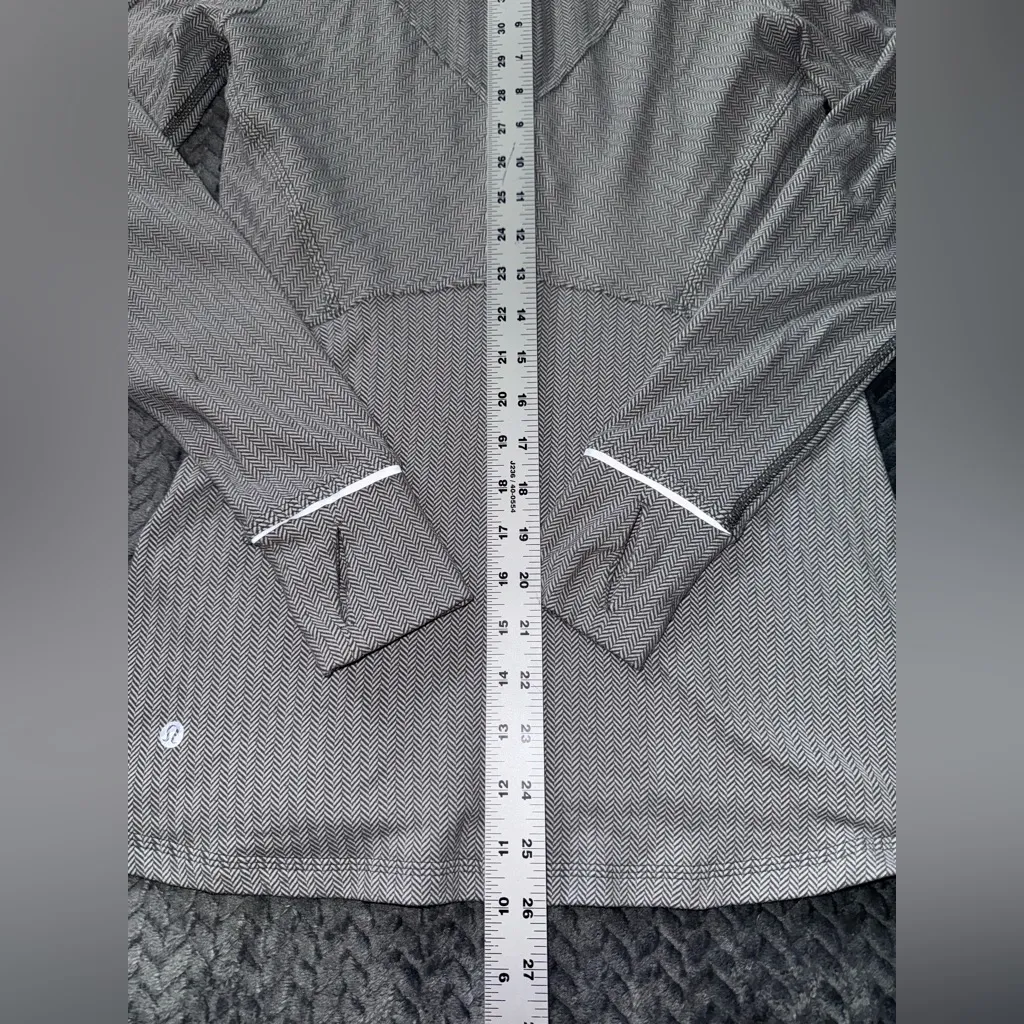 Lululemon Kanto Catch Gray Herringbone Quarter Zip Jacket 6‎ - Image 8