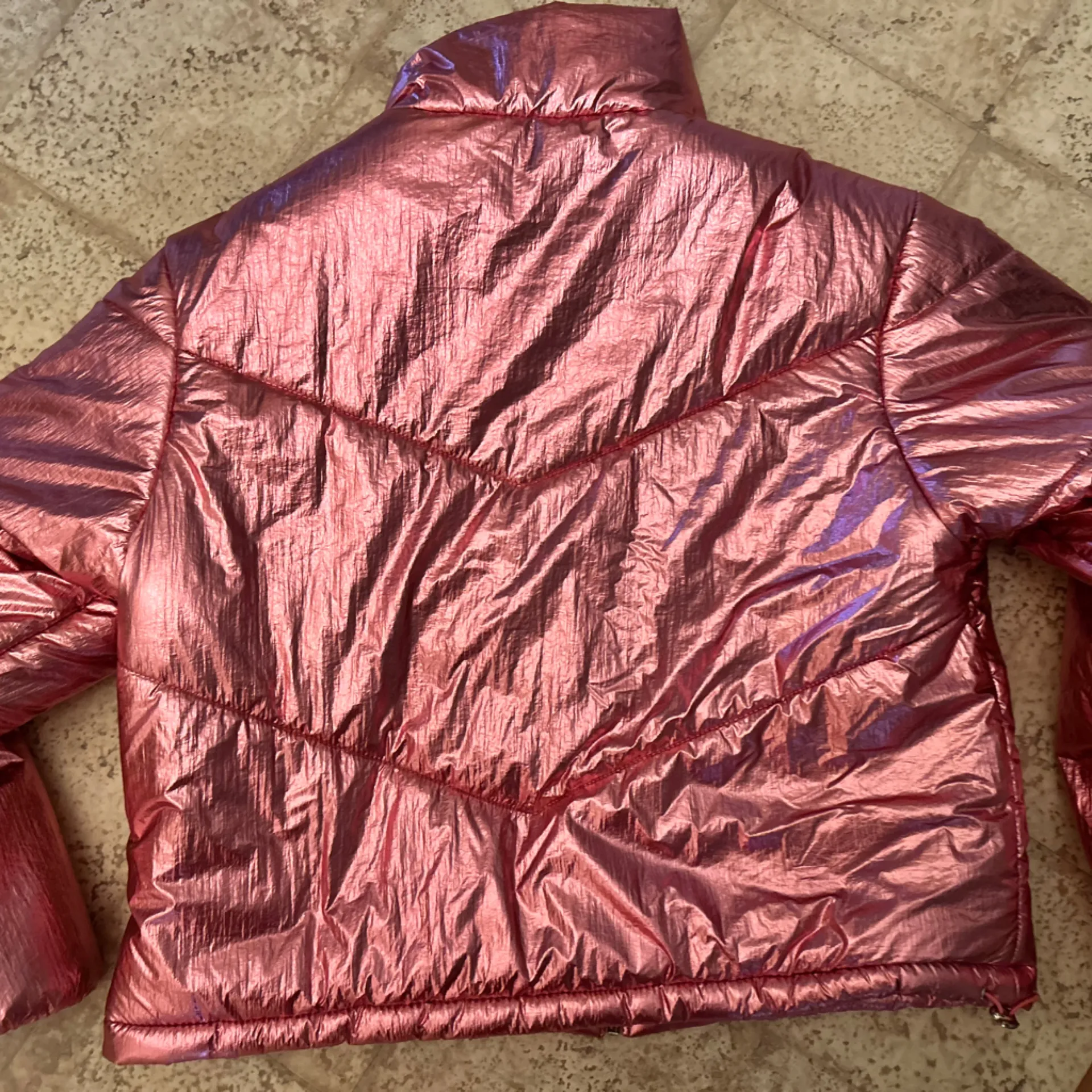 Anwnd Metallic Pink Puffer Jacket - Image 3