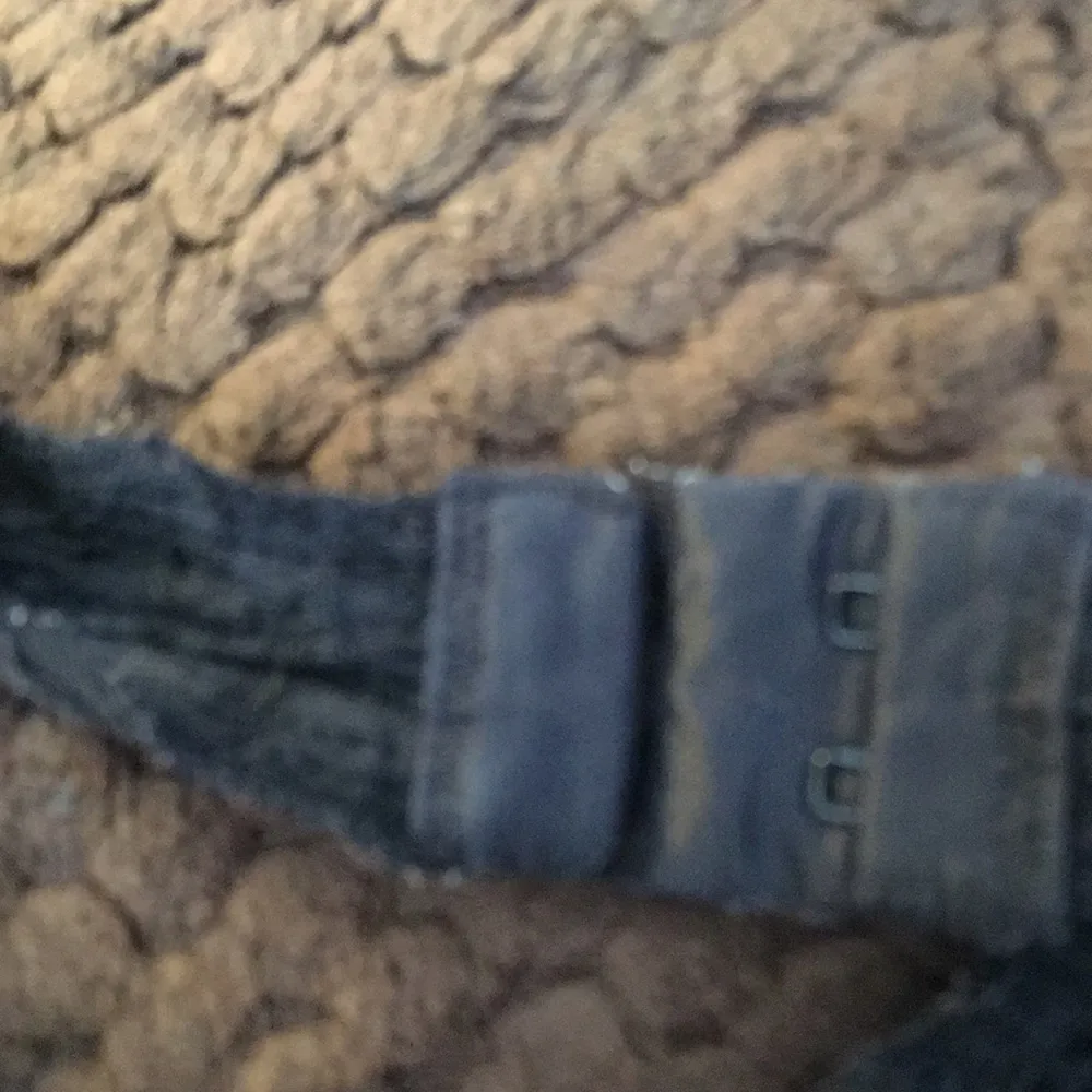 FINAL MARKDOWN Soft lace impeccable pig halter bra small - Image 3