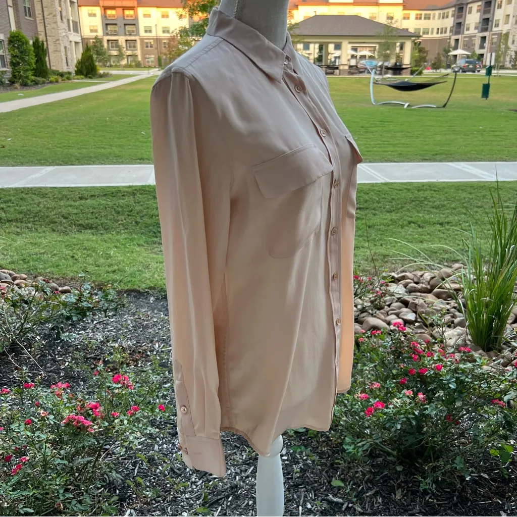 Equipment Femme Long Sleeve Silk Crepe Button Down Shirt In Smoke Rose - Image 6