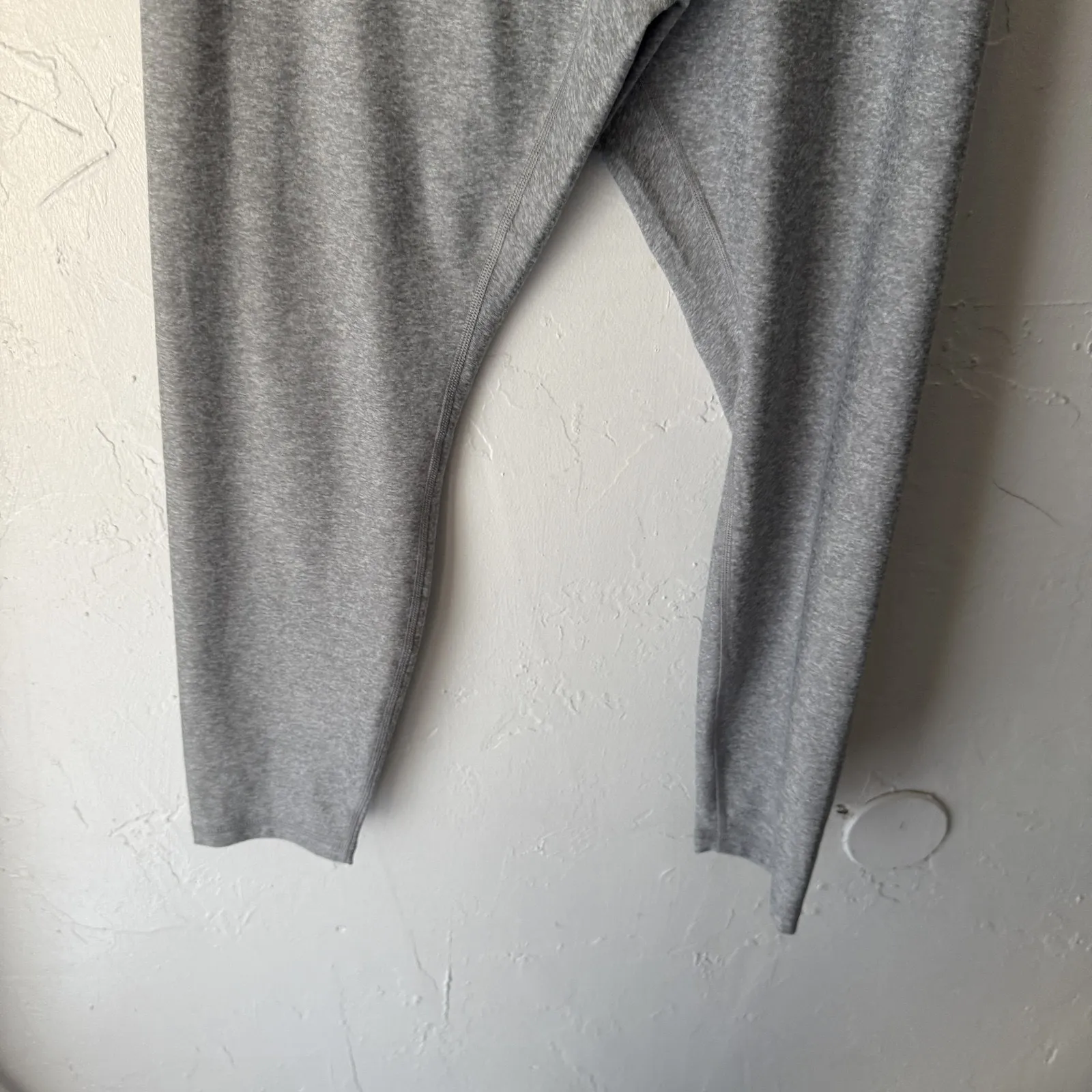 Old Navy Go-Dry Cloud Plus Leggings‎ Womens Large Gray Yoga Athletic Pants Soft - Image 3