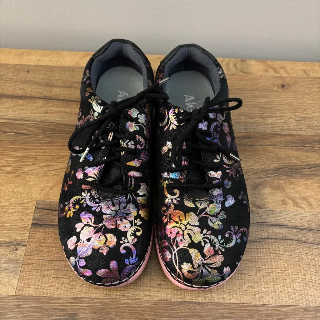 Alegria Essence Walker Floral Pattern Lace Up Sneakers - Image 6