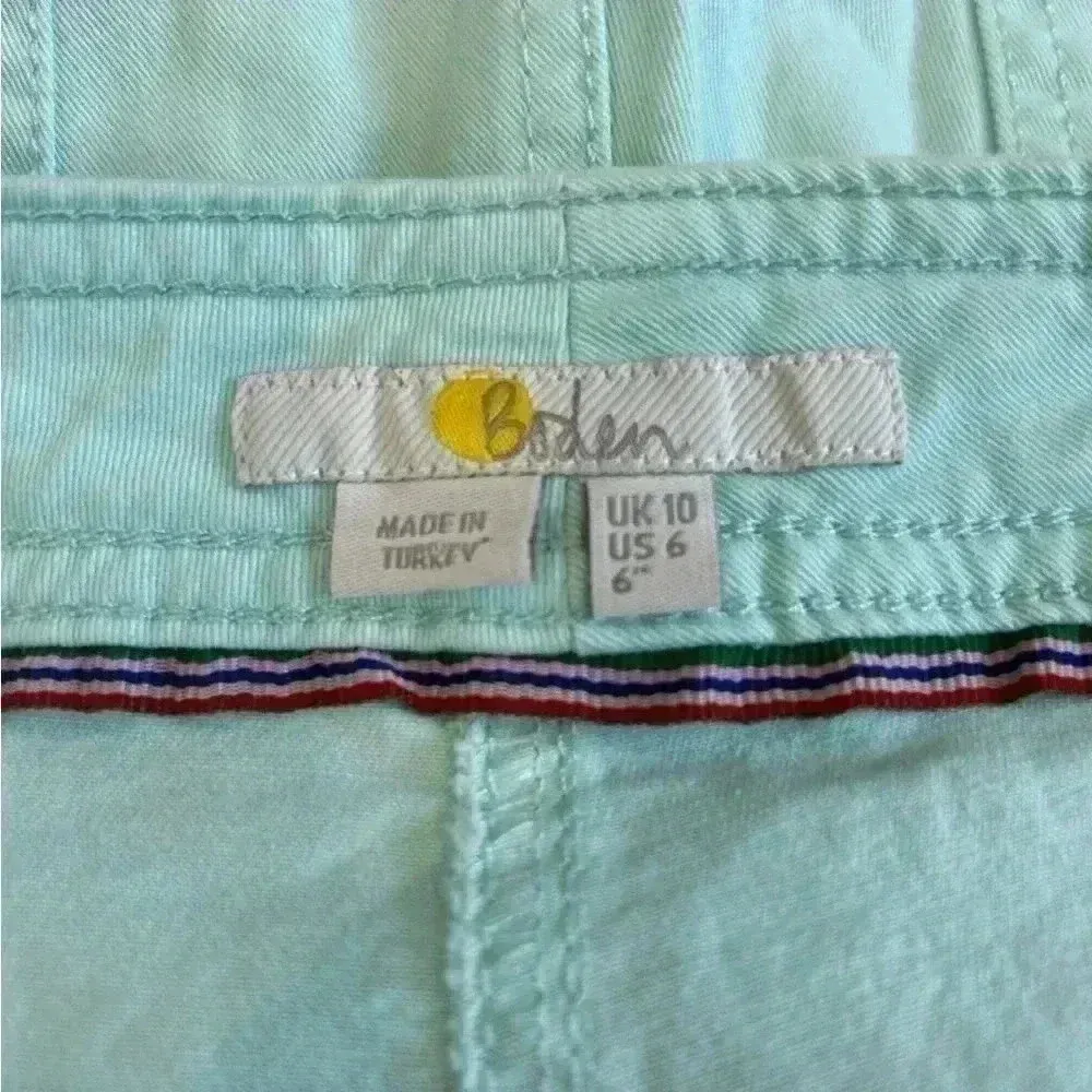 Boden high rise shorts in size 6 Blue - Image 3