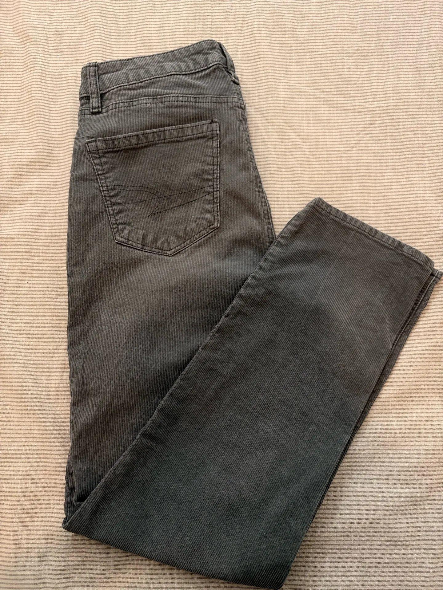 American Eagle Corduroy Green Mom Straight Jeans - Image 6