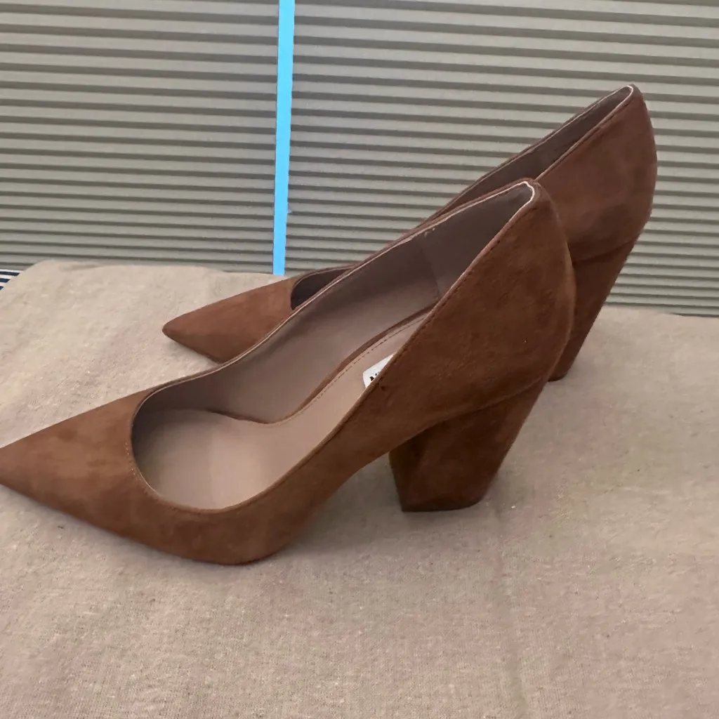 Steve Madden Tan Suede Heels very gently worn twice! - Image 4