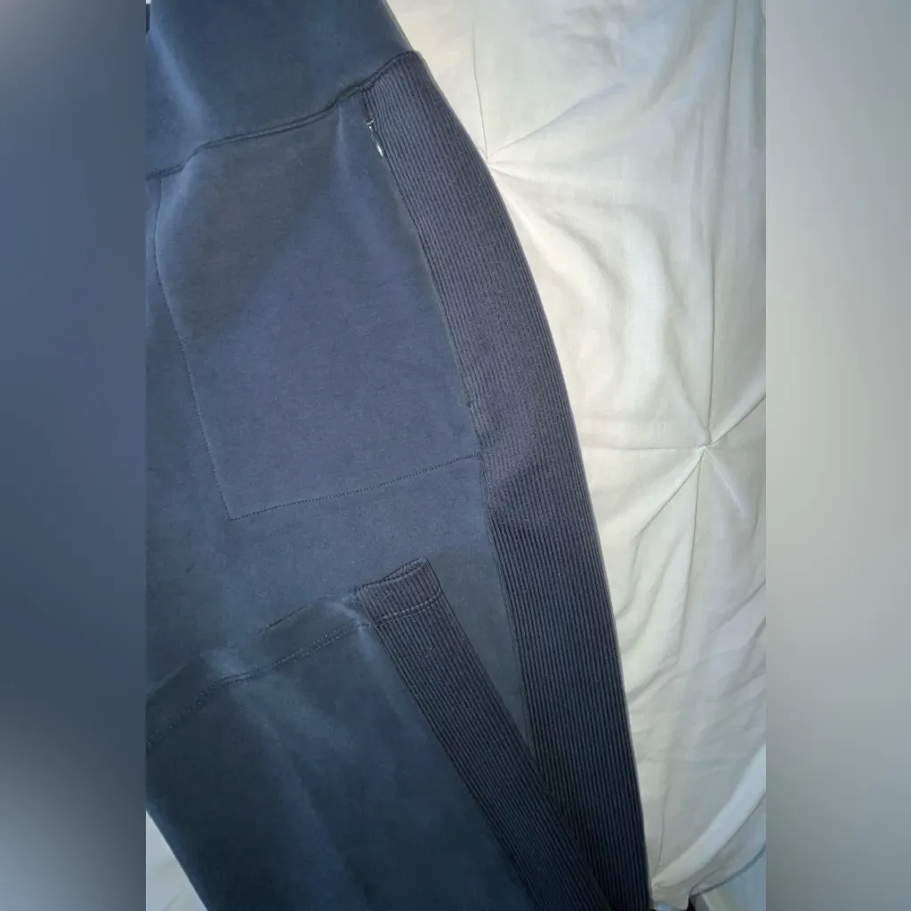 Thrive Societe Carbon/Navy Blue Ultralyxe Straight Leg
Pants SIZE XS VERY SOFT - Image 9