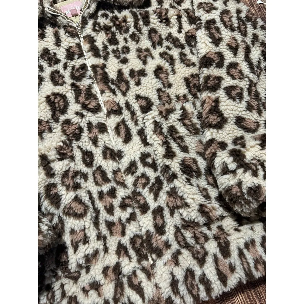 Show Me Your Mumu Cordelia Jacket In Leopard Faux Fleece
Size XS - Image 2