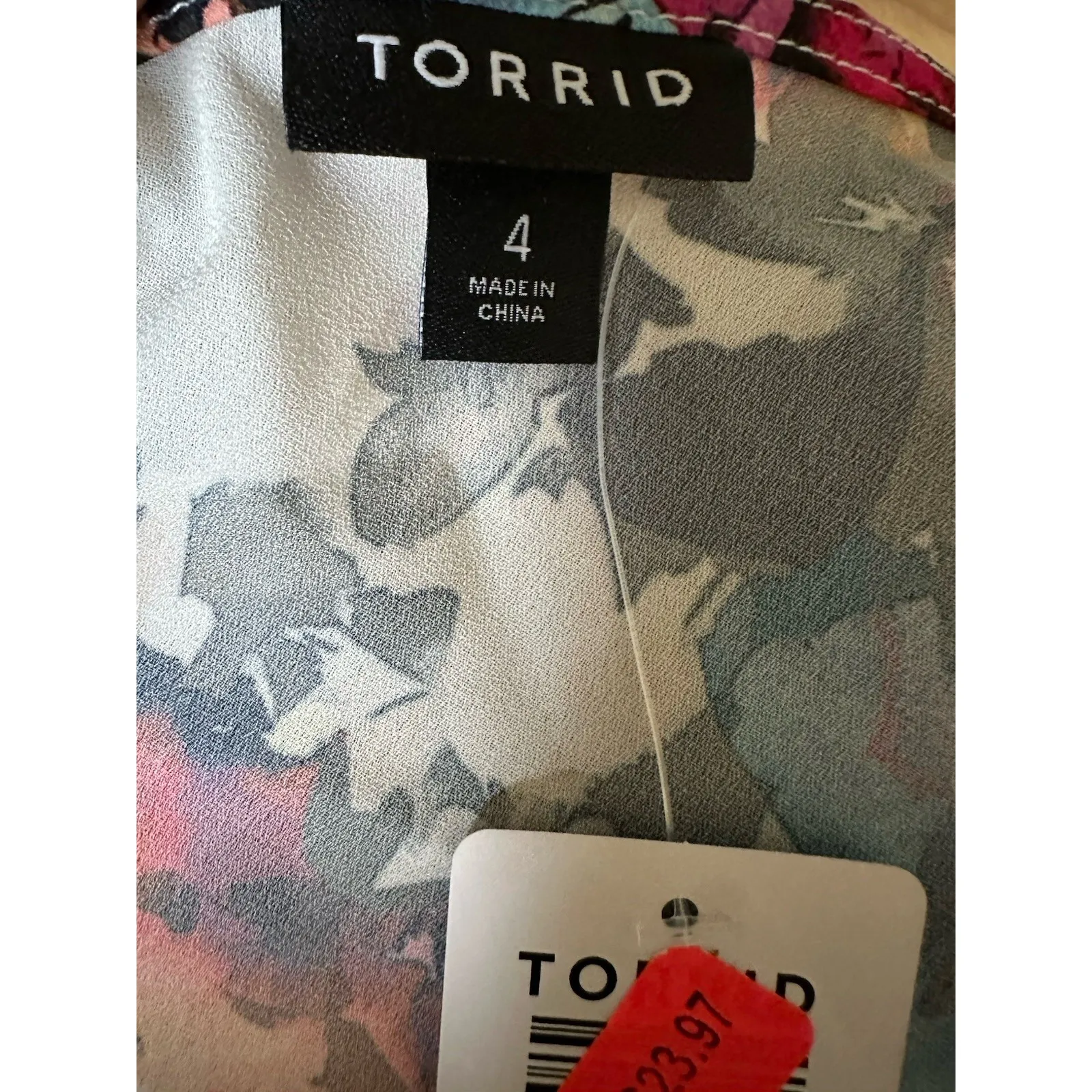 Torrid Floral V-Neck Cami Tank Top Adjustable Straps Multicolor Plus 4X NWT - Image 7