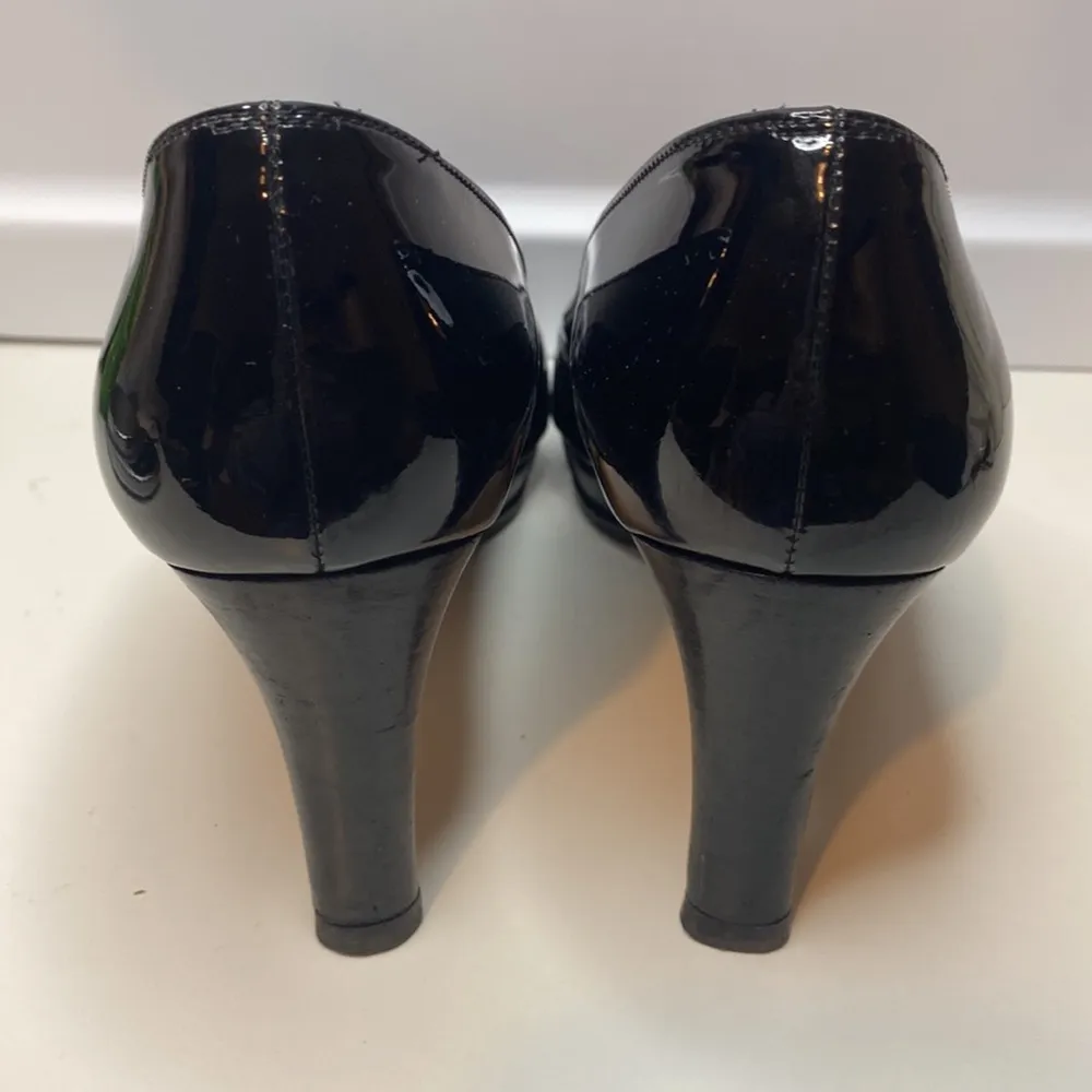 Stuart Weitzman black patten leather platform peep toed heels size 7.5 M - Image 9