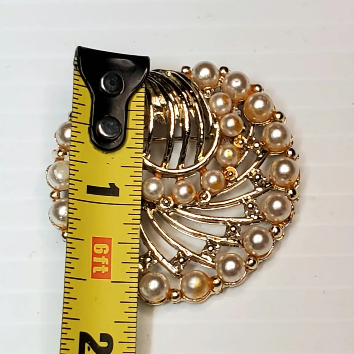 Vintage Brooch Pearls Round Swirl Gold Tone 1.5" Broach Pin Unsigned - Image 4