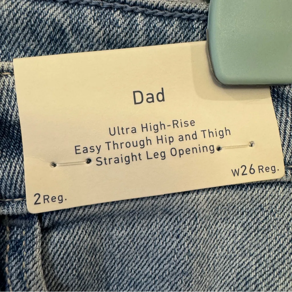 Hollister Ultra High Rise Dad Jean Womens Size 2 Regular in Light Wash NEW‎ - Image 3