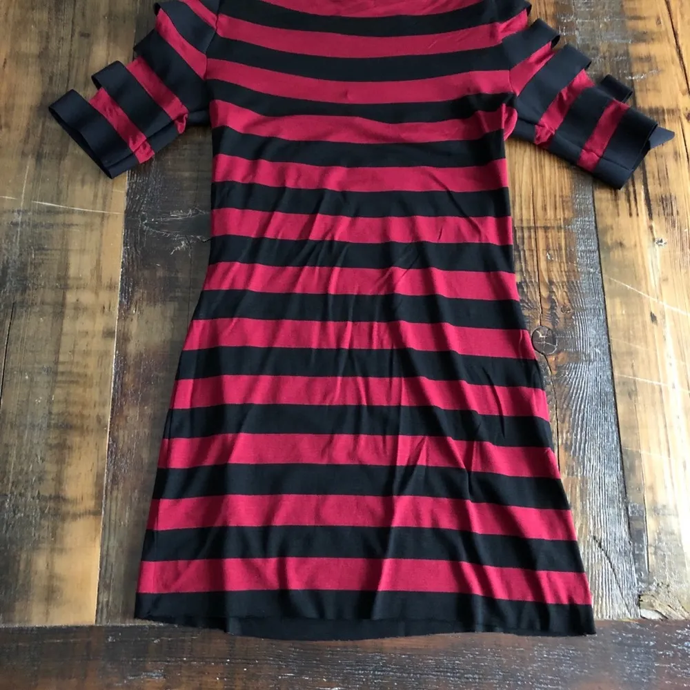 Bailey 44 do not disturb top - Image 8