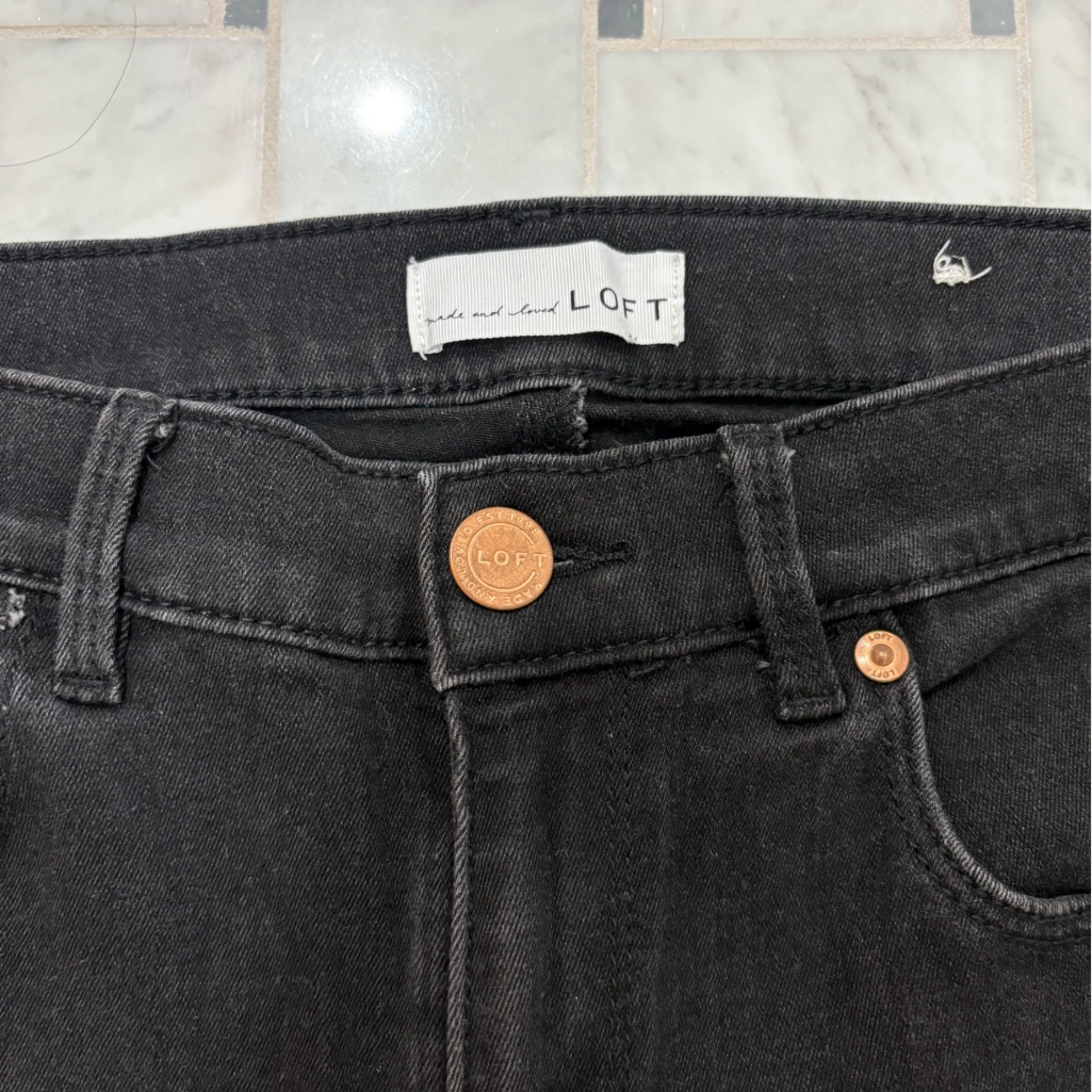 LOFT Women's Black Skinny Jeans - Image 3