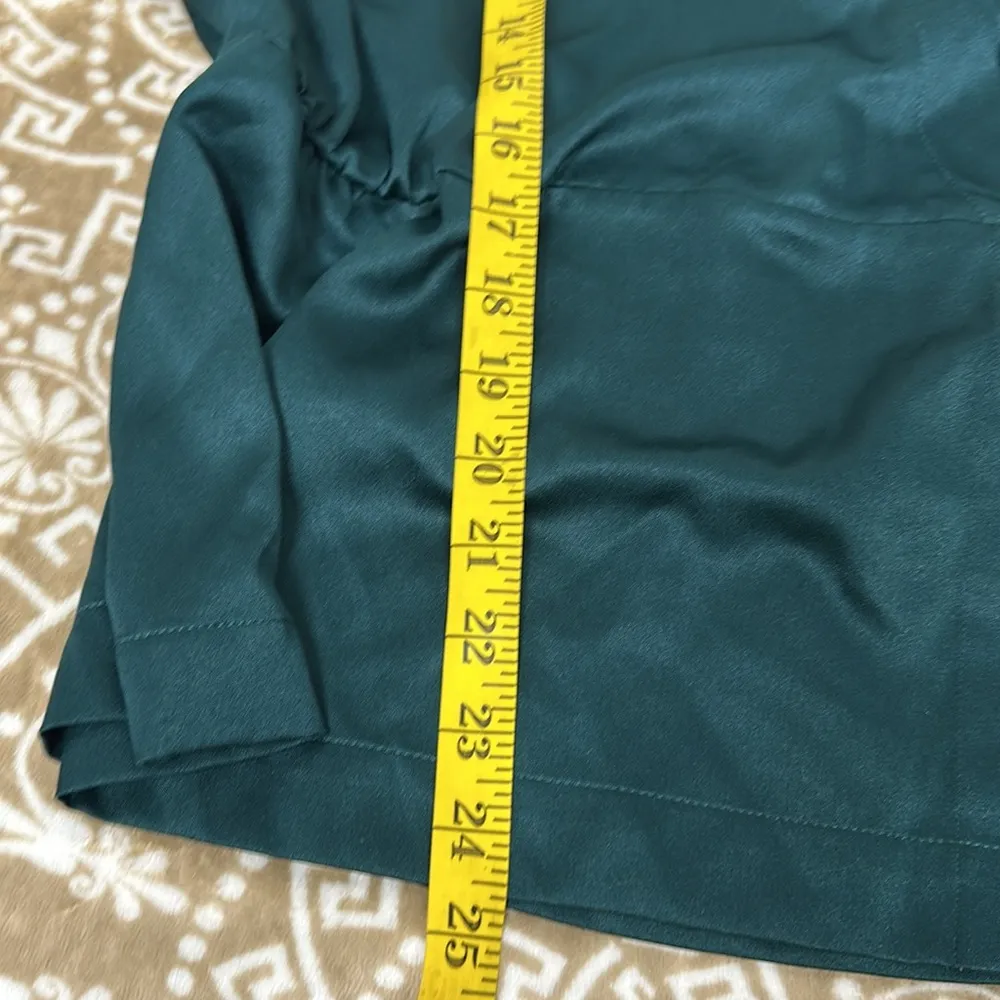 J CREW Woman's Green Satin Surplice Long Sleeve Top Peplum Blouse SZ M - Image 7