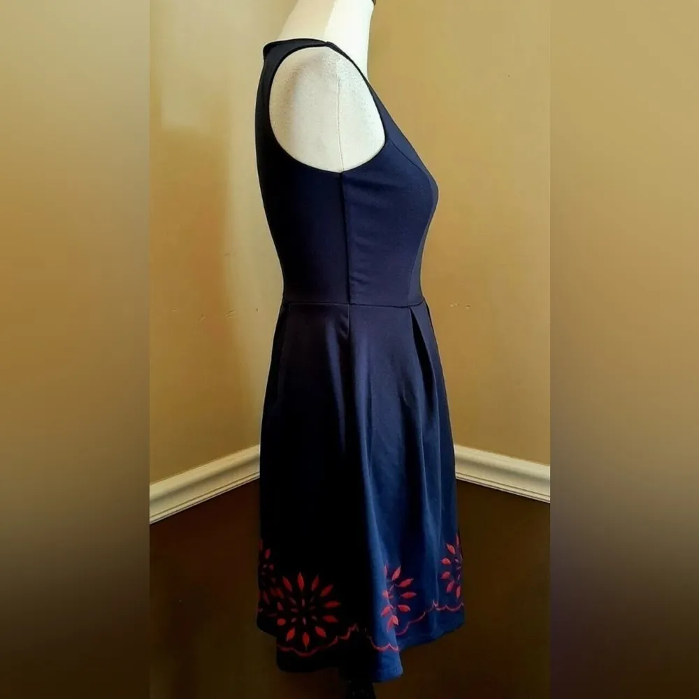 Navy Blue Dress Red Embroidered Flowers Pleated ModCloth Mystic Retro PinUp - Image 4