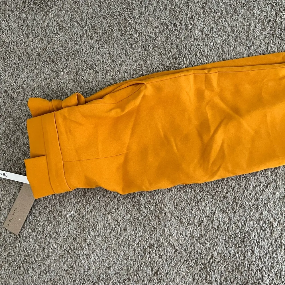 DO+BE NWT gorgeous paper bag pants with side tie! - Image 2