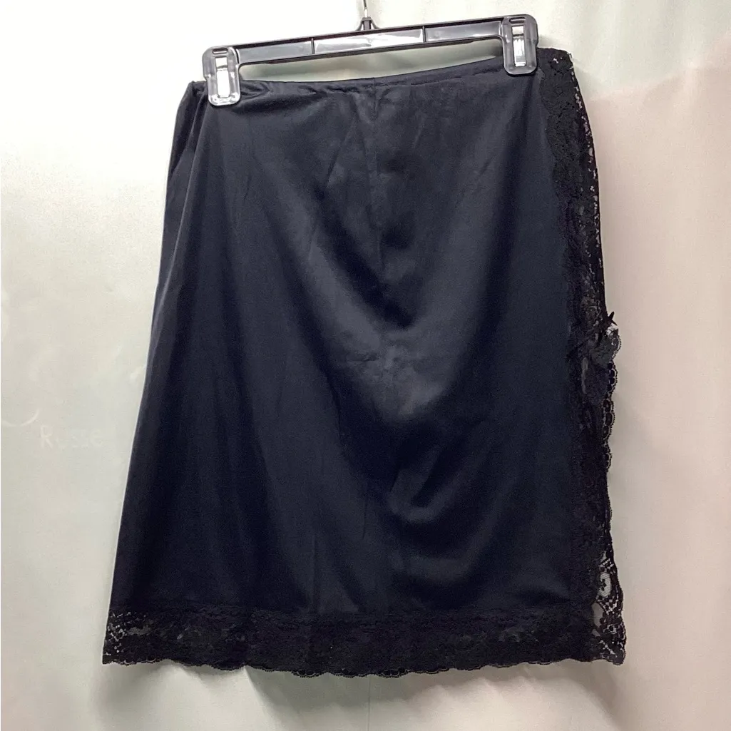 Vintage nylon half slip. Size Small - Image 5