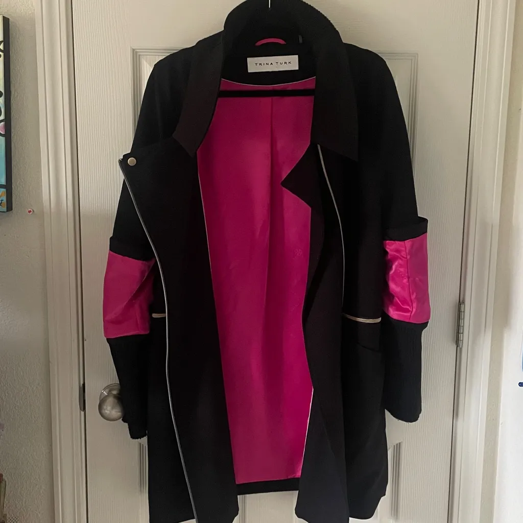 Trina Turk Trench Coat Zipper Detail Pink Lining Excellent condition Size 12 - Image 7